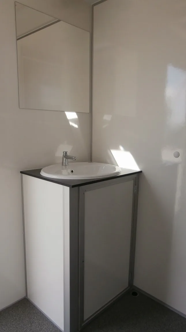 Waschbecken im Toilettenanhänger Typ 2+1+2-37