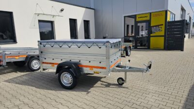 leichter 2x1 m Anhänger mit Aufsatzbordwänden und Flachplane